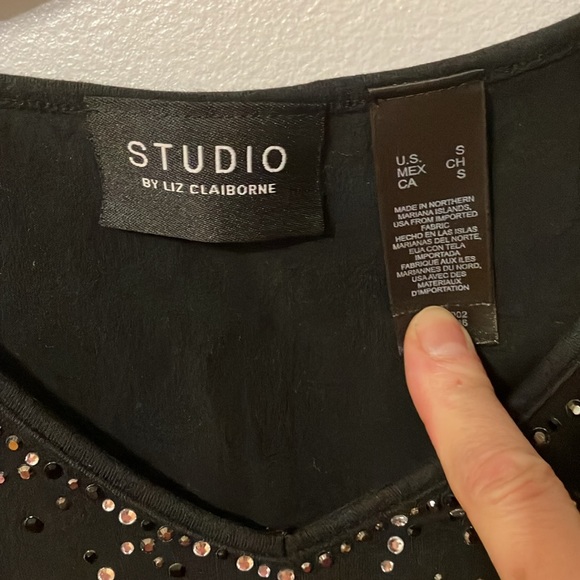 Top - Picture 3 of 4